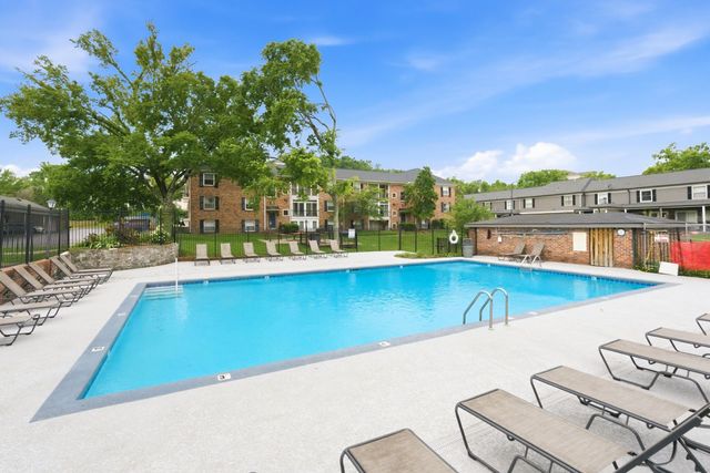 5025 Hillsboro Pike Apt 14N, Nashville, TN 37215