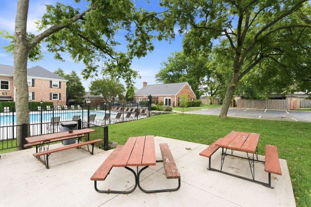 5025 Hillsboro Pike Apt 14N, Nashville, TN 37215