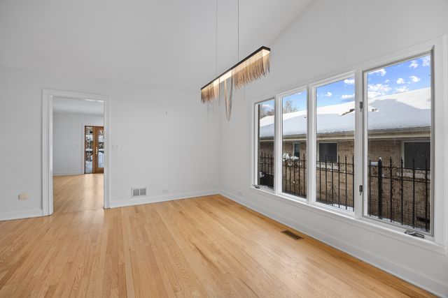 500 Auvergne Place, River Forest, IL 60305