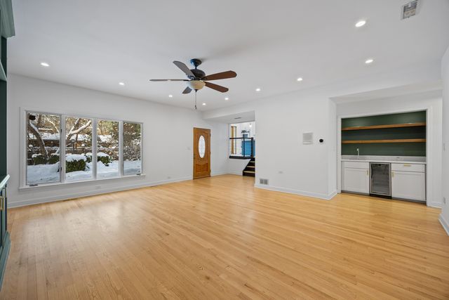 500 Auvergne Place, River Forest, IL 60305