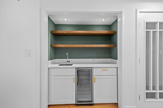 500 Auvergne Place, River Forest, IL 60305