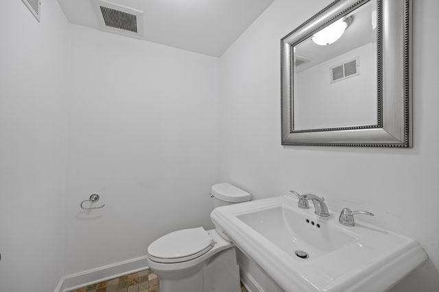 500 Auvergne Place, River Forest, IL 60305