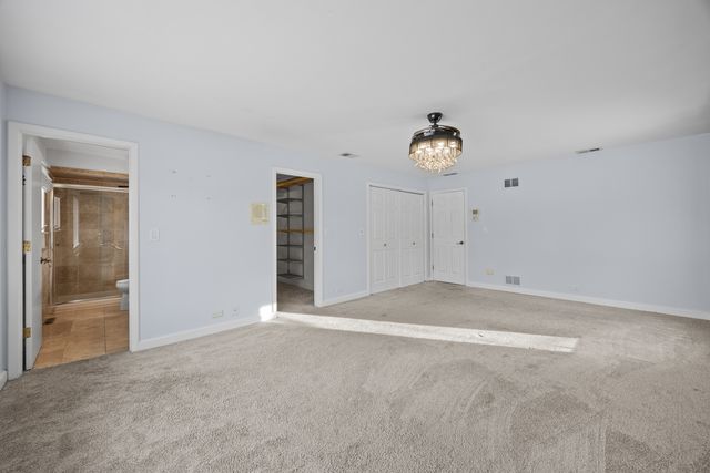 500 Auvergne Place, River Forest, IL 60305