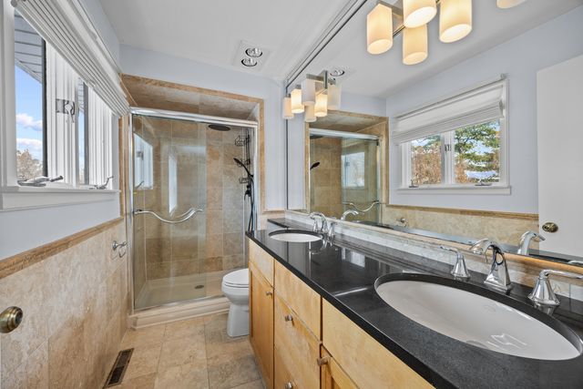 500 Auvergne Place, River Forest, IL 60305