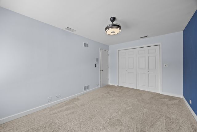 500 Auvergne Place, River Forest, IL 60305