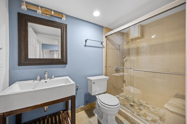 500 Auvergne Place, River Forest, IL 60305