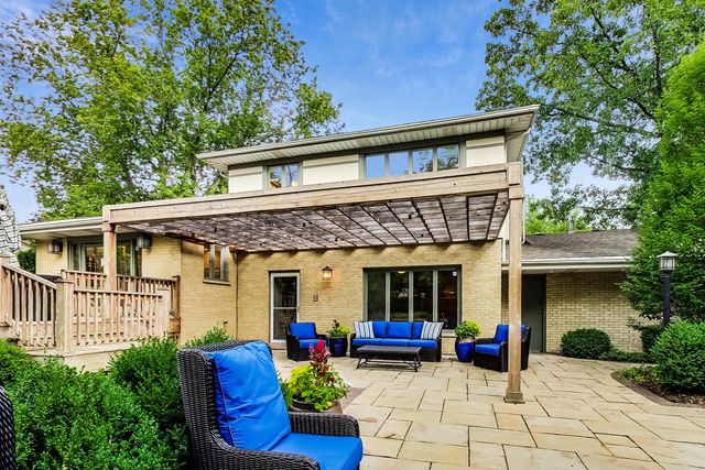 500 Auvergne Place, River Forest, IL 60305