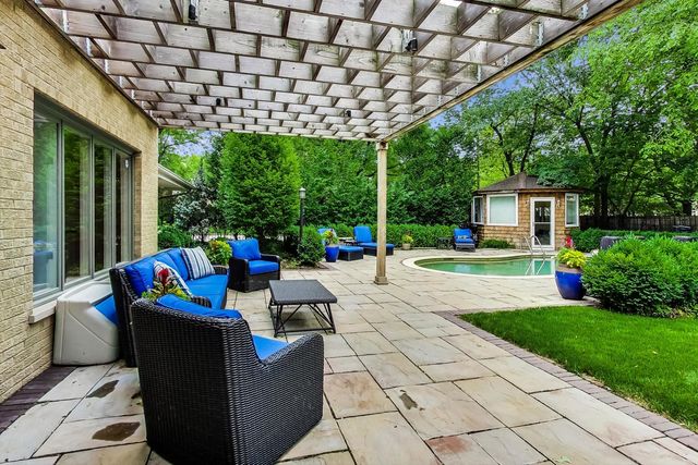 500 Auvergne Place, River Forest, IL 60305