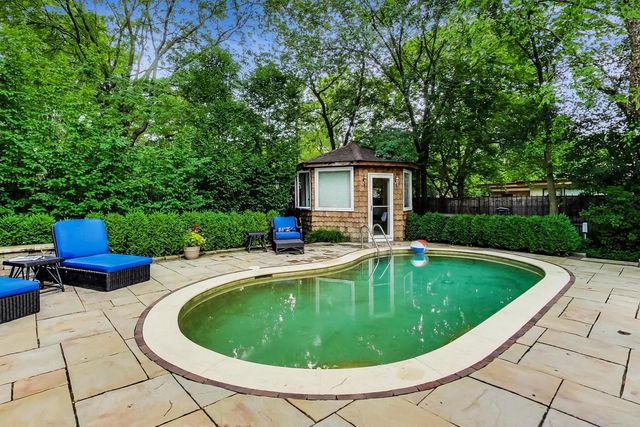 500 Auvergne Place, River Forest, IL 60305