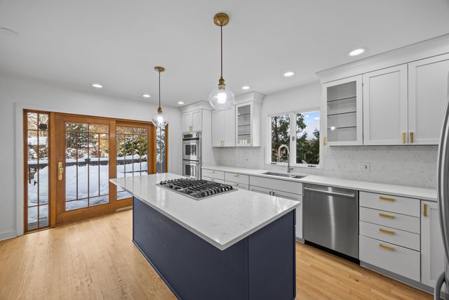 500 Auvergne Place, River Forest, IL 60305