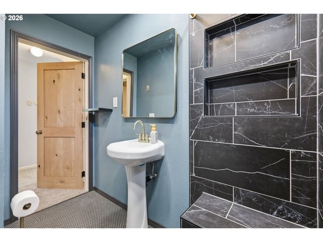 1414 JEFFERSON St Se, Albany, OR 97322