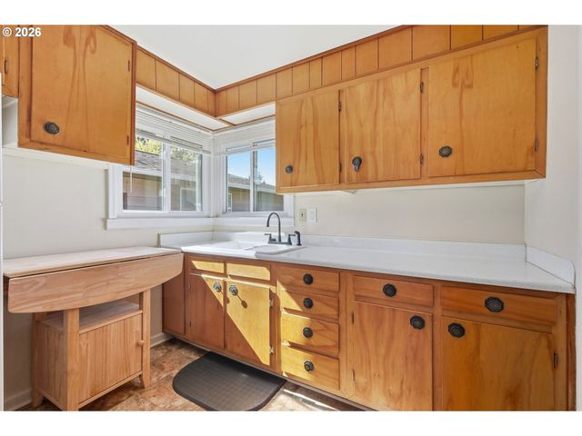 1414 JEFFERSON St Se, Albany, OR 97322