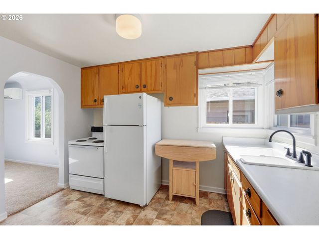 1414 JEFFERSON St Se, Albany, OR 97322