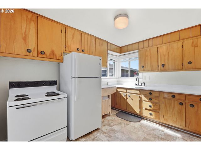 1414 JEFFERSON St Se, Albany, OR 97322