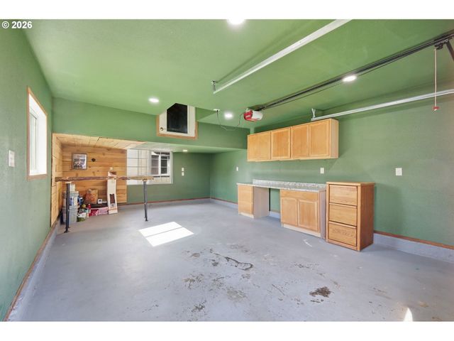 1414 JEFFERSON St Se, Albany, OR 97322