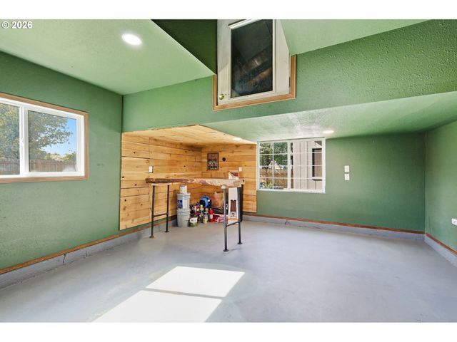 1414 JEFFERSON St Se, Albany, OR 97322