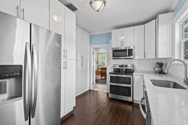 621 SW 14th Ter, Fort Lauderdale, FL 33312