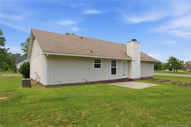 111 Hobson Court, Raeford, NC 28376