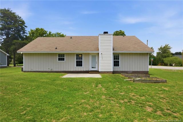 111 Hobson Court, Raeford, NC 28376