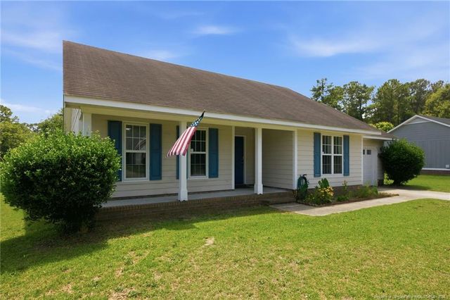 111 Hobson Court, Raeford, NC 28376