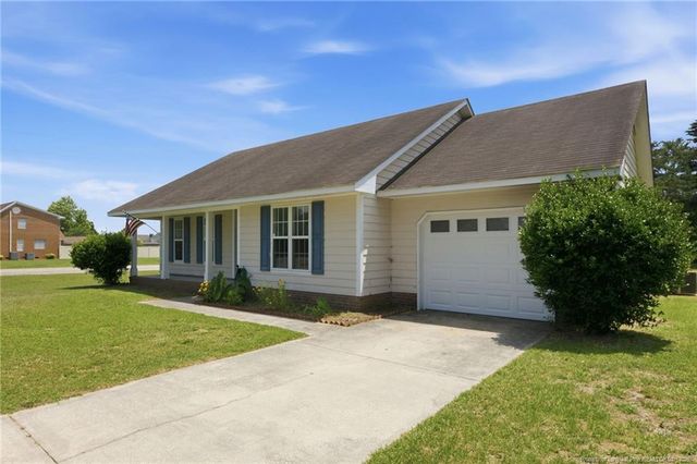 111 Hobson Court, Raeford, NC 28376