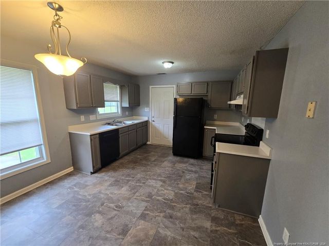 111 Hobson Court, Raeford, NC 28376