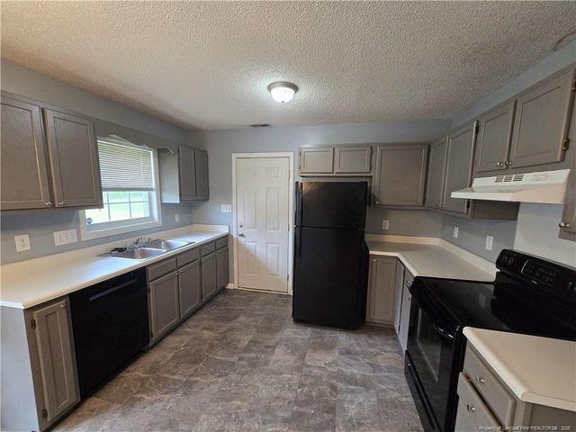 111 Hobson Court, Raeford, NC 28376