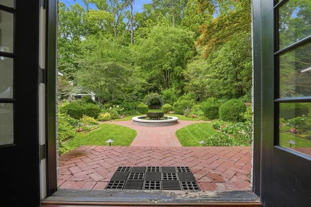 3990 E Brookhaven Drive NE, Atlanta, GA 30319