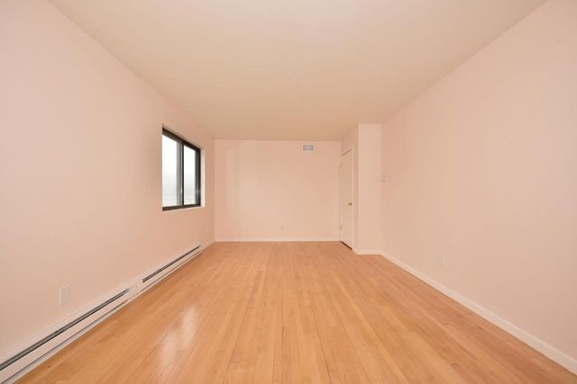 8673 N 73rd STREET, Milwaukee, WI 53223