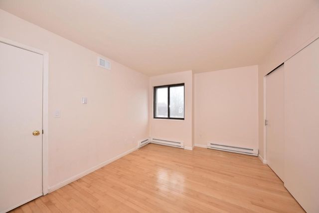 8673 N 73rd STREET, Milwaukee, WI 53223