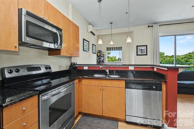 613 Mcninch Street, Charlotte, NC 28208