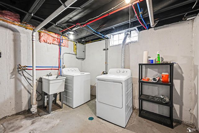 23515 Wohlfeil Street, Taylor, MI 48180