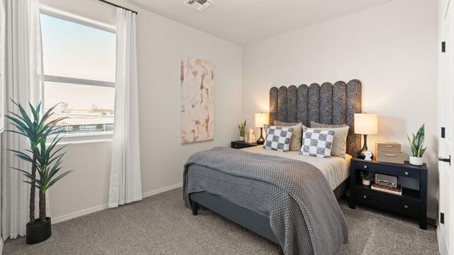 1482 Brillo Del Cielo Street NW, Los Lunas, NM 87031