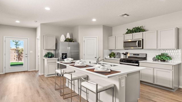 1482 Brillo Del Cielo Street NW, Los Lunas, NM 87031