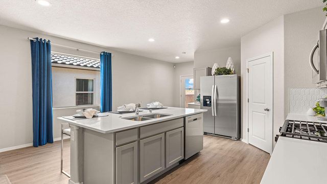 1482 Brillo Del Cielo Street NW, Los Lunas, NM 87031