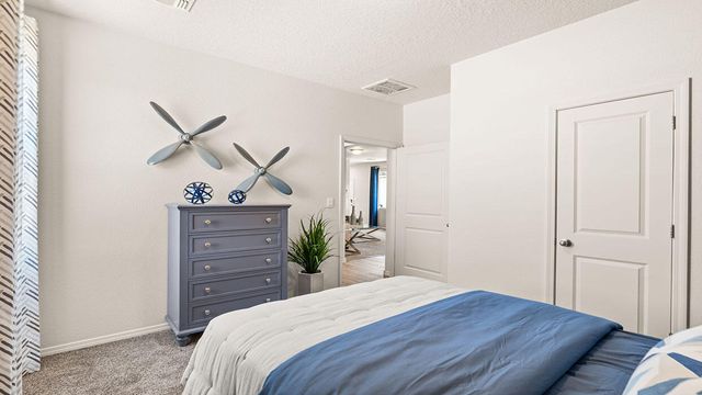 1482 Brillo Del Cielo Street NW, Los Lunas, NM 87031