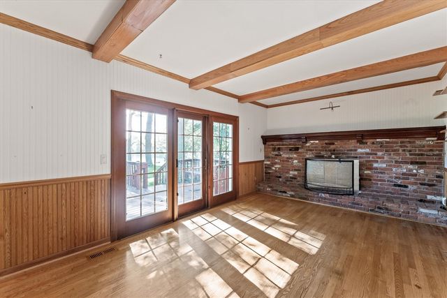 23260 Ennishore Drive, Novi, MI 48375