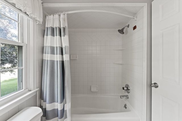 23260 Ennishore Drive, Novi, MI 48375