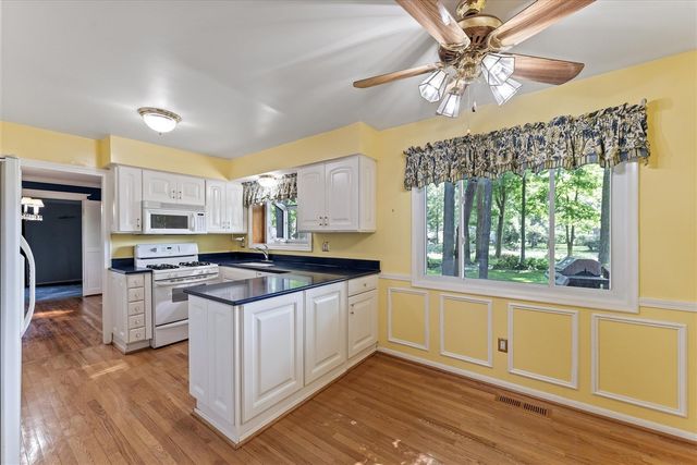 23260 Ennishore Drive, Novi, MI 48375