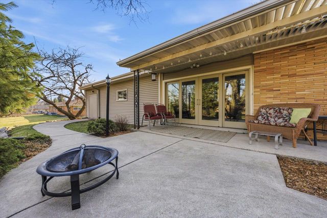 2340 Alta Louise PARKWAY, Brookfield, WI 53045