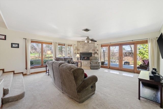 2340 Alta Louise PARKWAY, Brookfield, WI 53045