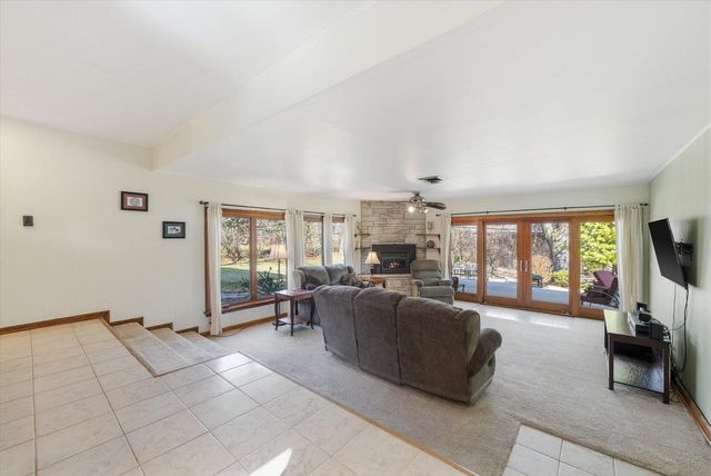 2340 Alta Louise PARKWAY, Brookfield, WI 53045