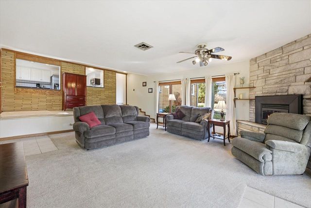 2340 Alta Louise PARKWAY, Brookfield, WI 53045