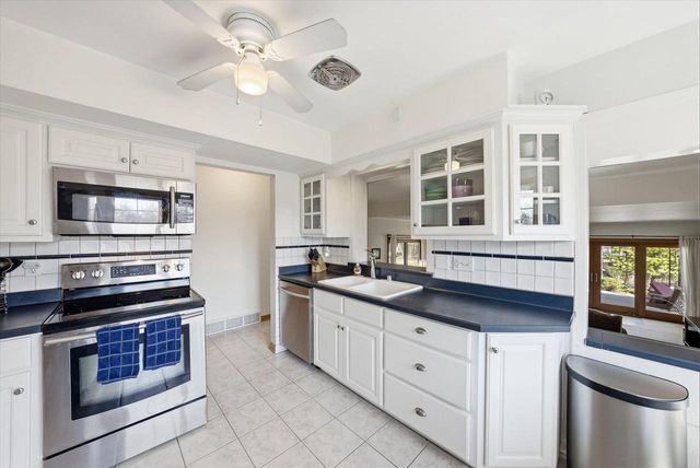 2340 Alta Louise PARKWAY, Brookfield, WI 53045