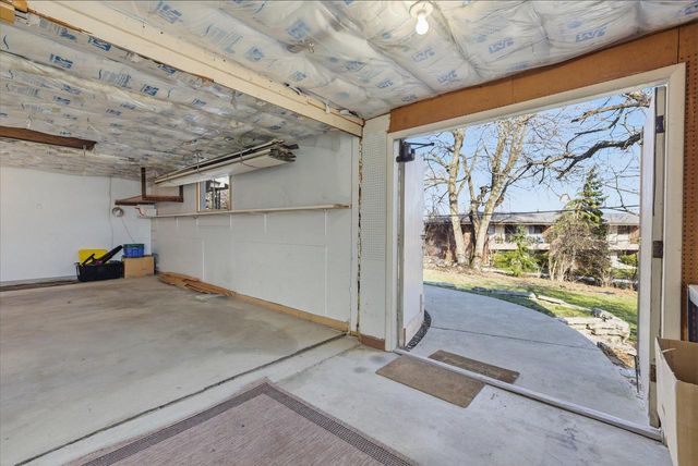 2340 Alta Louise PARKWAY, Brookfield, WI 53045