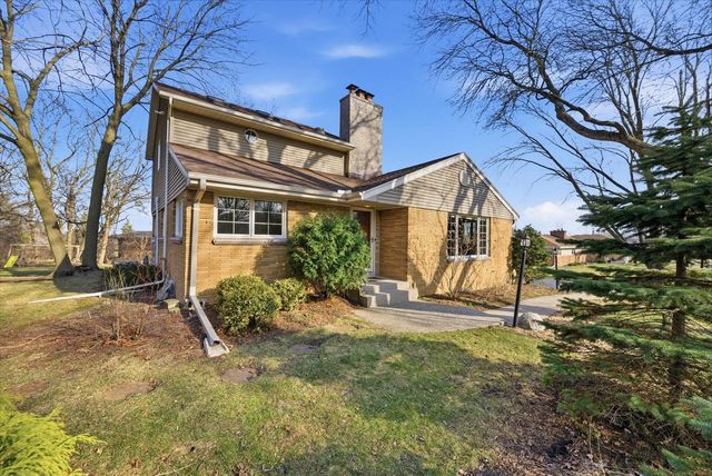 2340 Alta Louise PARKWAY, Brookfield, WI 53045