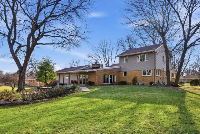 2340 Alta Louise PARKWAY, Brookfield, WI 53045