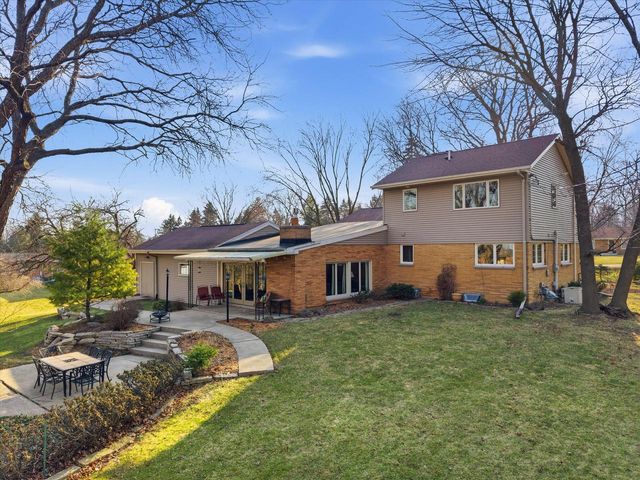 2340 Alta Louise PARKWAY, Brookfield, WI 53045