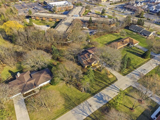 2340 Alta Louise PARKWAY, Brookfield, WI 53045