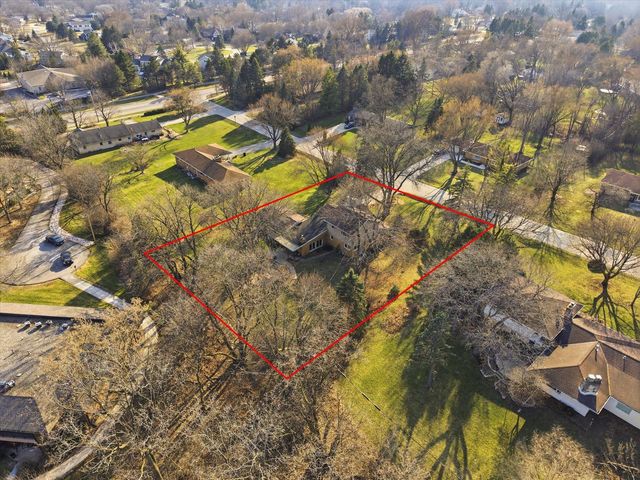 2340 Alta Louise PARKWAY, Brookfield, WI 53045